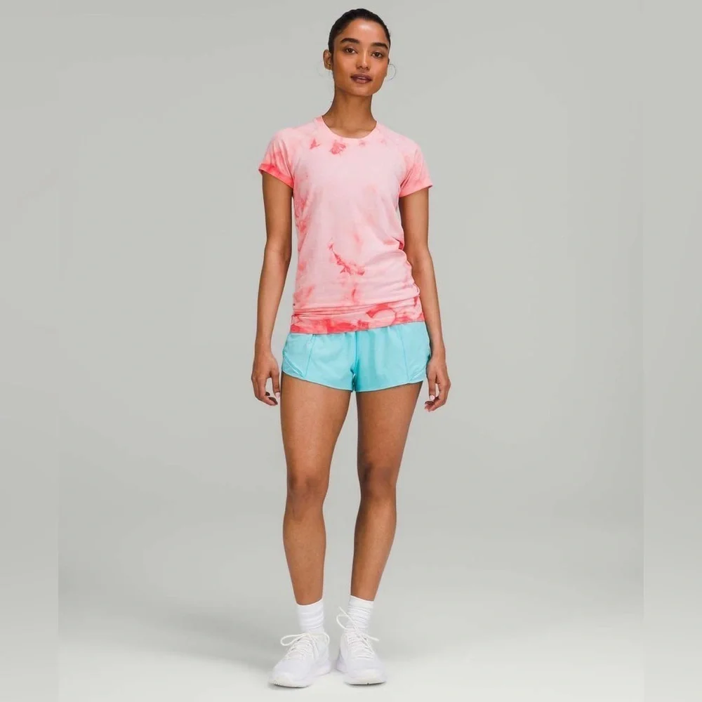 Lululemon Swiftly Tech Short Sleeve Shirt 2.0 in Marble Dye Raspberry Cream Sz 6